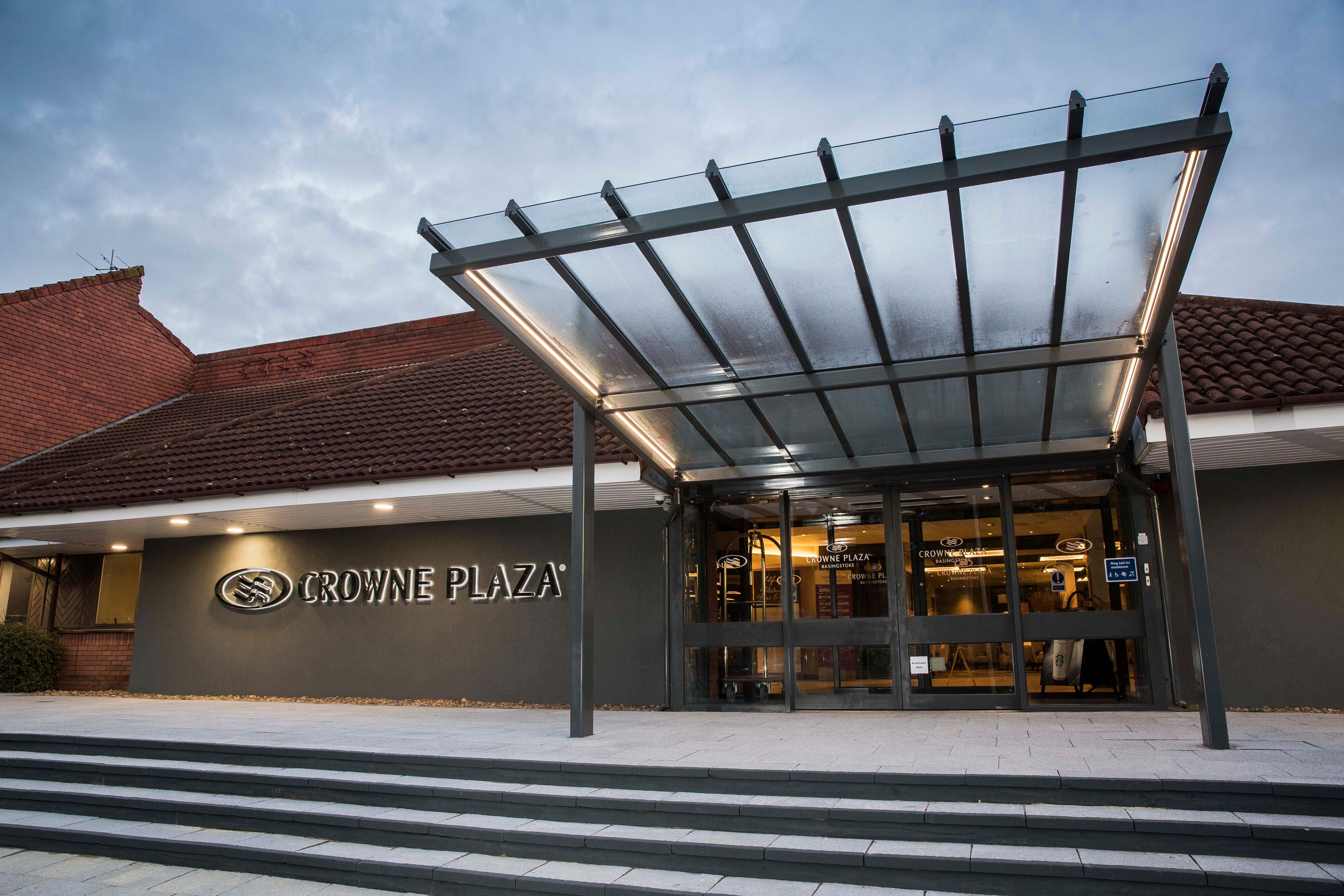 Crowne Plaza Basingstoke By Ihg Hotel Buitenkant foto