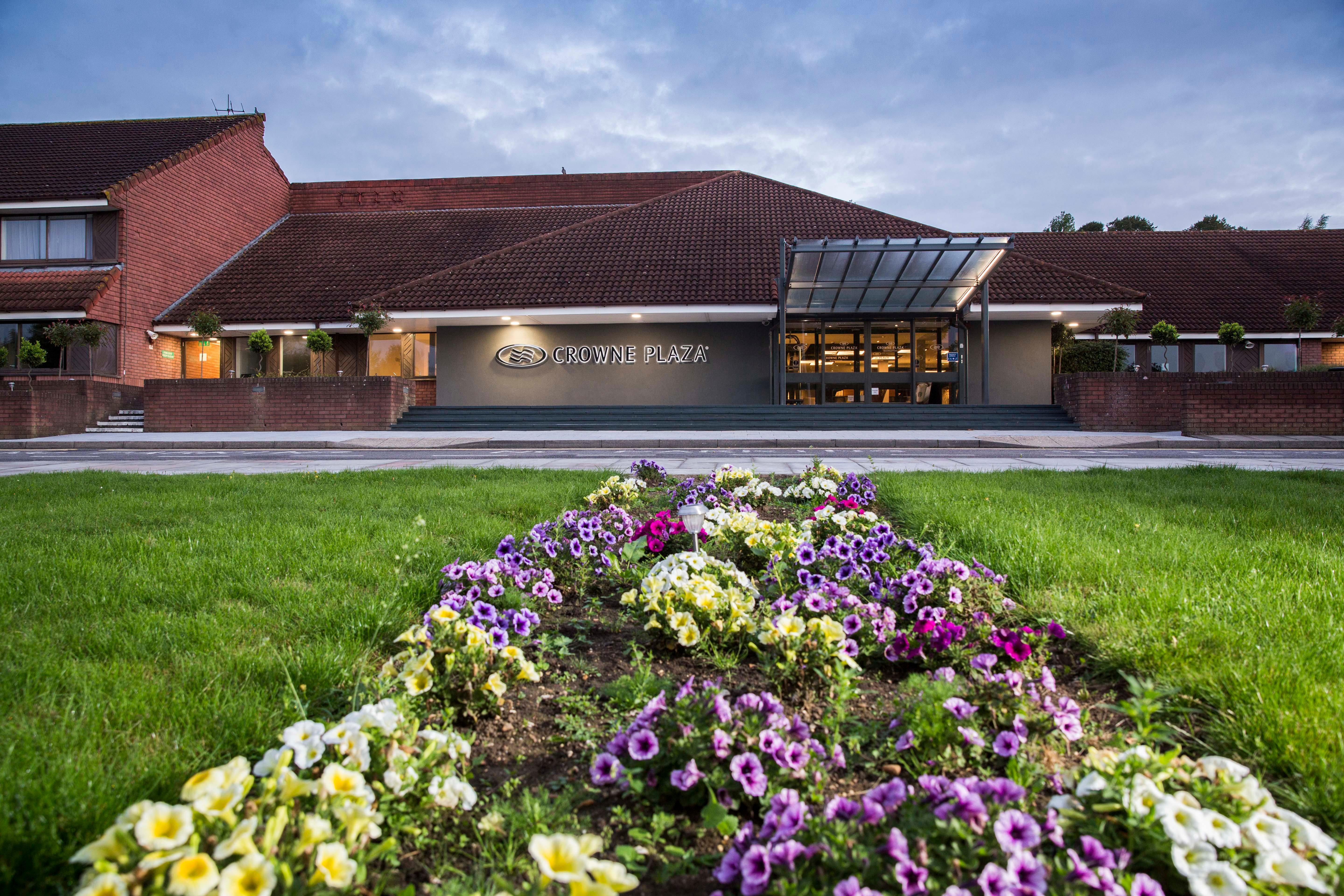 Crowne Plaza Basingstoke By Ihg Hotel Buitenkant foto