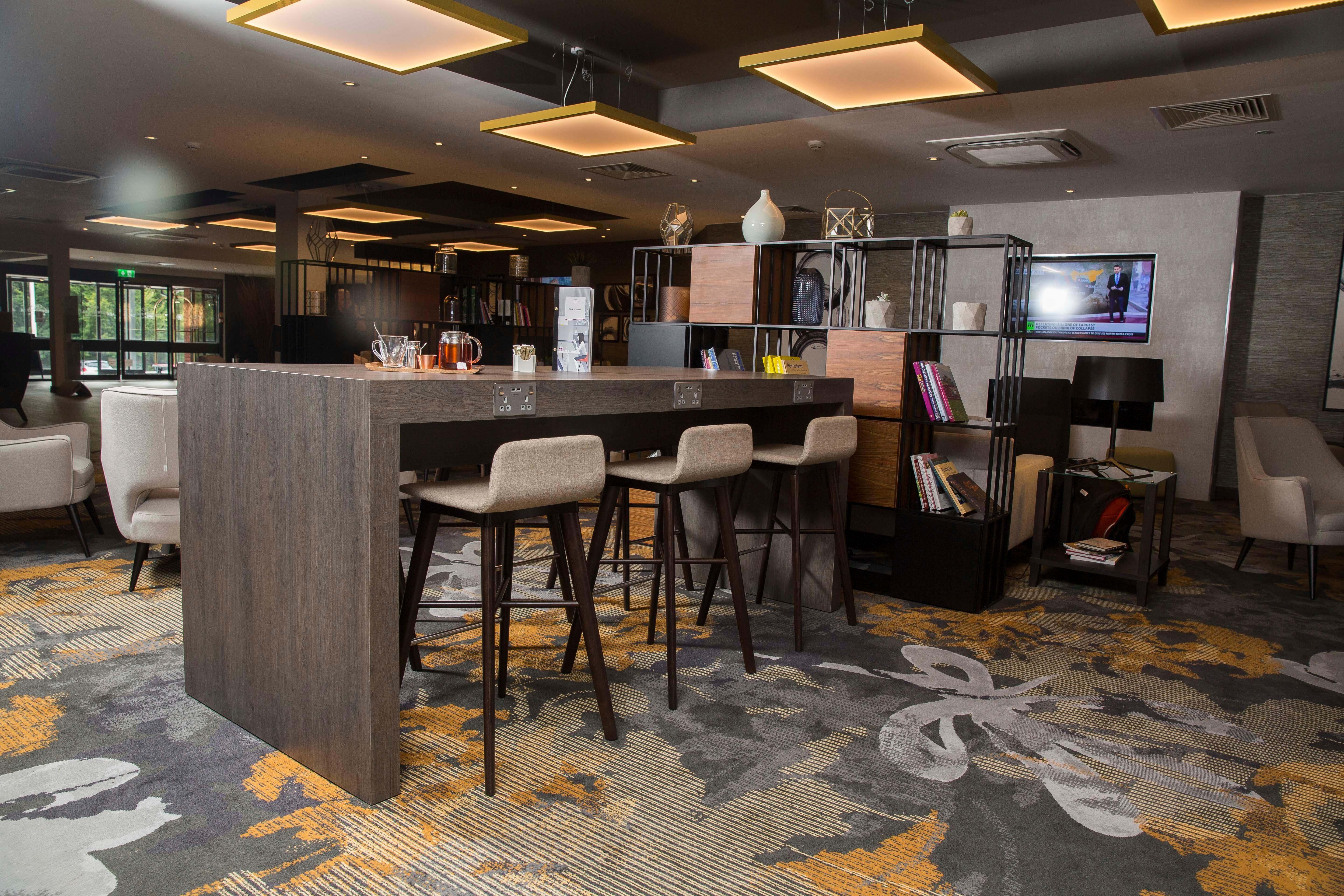Crowne Plaza Basingstoke By Ihg Hotel Buitenkant foto